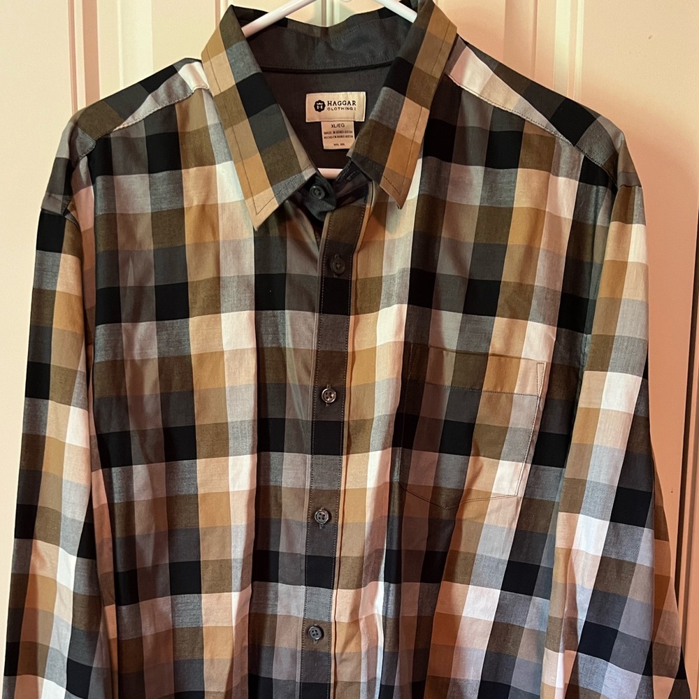 Men’s Haggar plaid button down